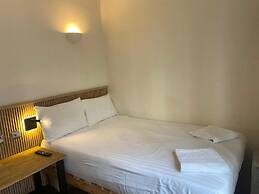 Exhibition Court Hotel 4