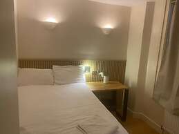 Exhibition Court Hotel 4