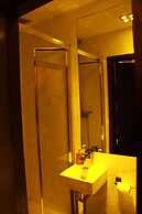Exhibition Court Hotel 4