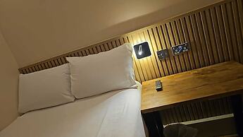 Exhibition Court Hotel 4