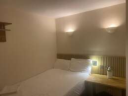 Exhibition Court Hotel 4