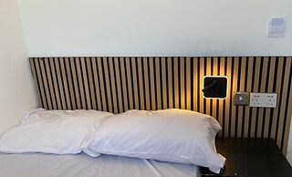 Exhibition Court Hotel 4