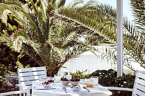 Mr & Mrs White Paros