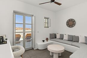 Mr & Mrs White Paros