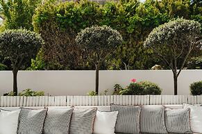 Mr & Mrs White Paros