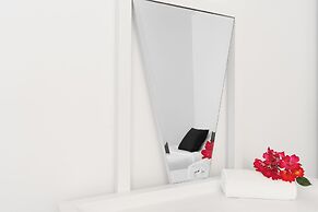 Mr & Mrs White Paros