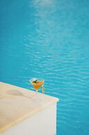 Mr & Mrs White Paros