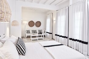 Mr & Mrs White Paros