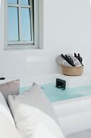 Mr & Mrs White Paros