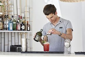 Mr & Mrs White Paros