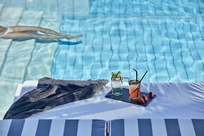 Mr & Mrs White Paros