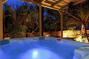 Mr & Mrs White Paros