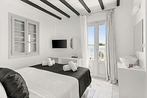 Mr & Mrs White Paros