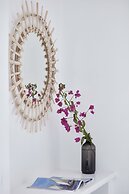 Mr & Mrs White Paros