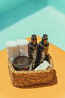 Mr & Mrs White Paros