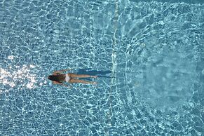 Mr & Mrs White Paros