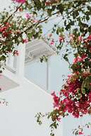 Mr & Mrs White Paros