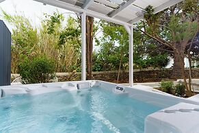 Mr & Mrs White Paros