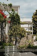 Mr & Mrs White Paros