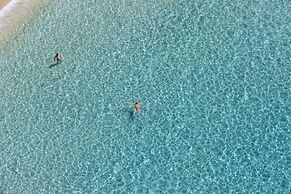 Mr & Mrs White Paros