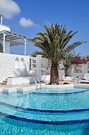 Mr & Mrs White Paros