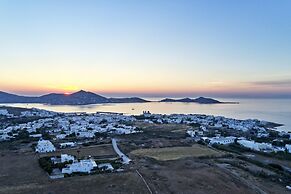 Mr & Mrs White Paros