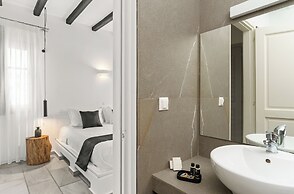 Mr & Mrs White Paros