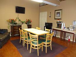 Royal Inn and Suites