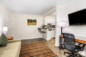 Aggie Inn, an Ascend Collection Hotel