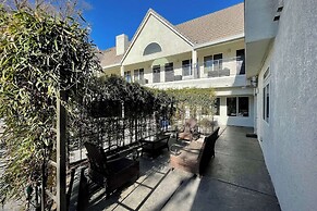 Aggie Inn, Ascend Hotel Collection
