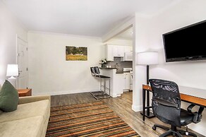 Aggie Inn, Ascend Hotel Collection