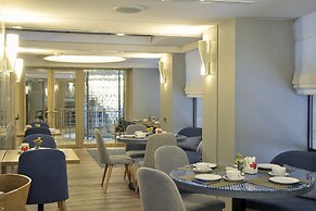 Melia Athens