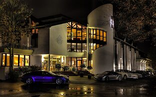 Nells Park Hotel