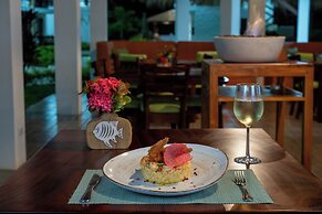 Fuego del Sol Beachfront Hotel