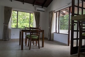 Fuego del Sol Beachfront Hotel