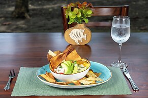 Fuego del Sol Beachfront Hotel