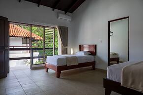 Fuego del Sol Beachfront Hotel