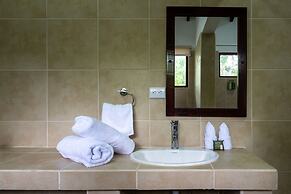 Fuego del Sol Beachfront Hotel