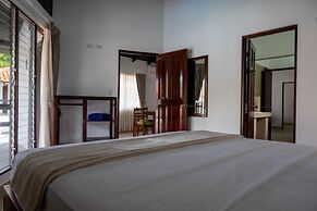 Fuego del Sol Beachfront Hotel