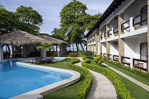 Fuego del Sol Beachfront Hotel