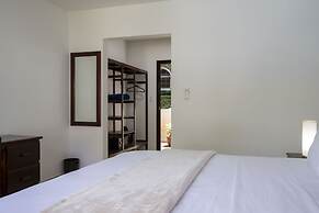 Fuego del Sol Beachfront Hotel