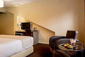 Ikonik Plaza Mercado