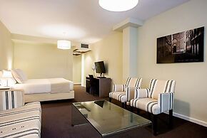 Ikonik Plaza Mercado