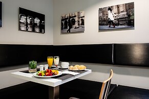 Ikonik Plaza Mercado