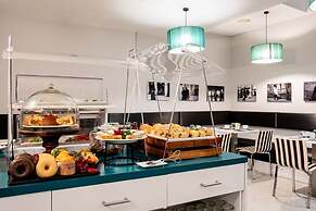 Ikonik Plaza Mercado