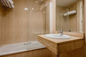 Ikonik Plaza Mercado