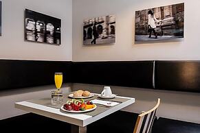 Ikonik Plaza Mercado