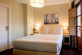 Ikonik Plaza Mercado