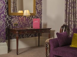 Clarence Court Hotel