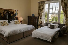 Clarence Court Hotel